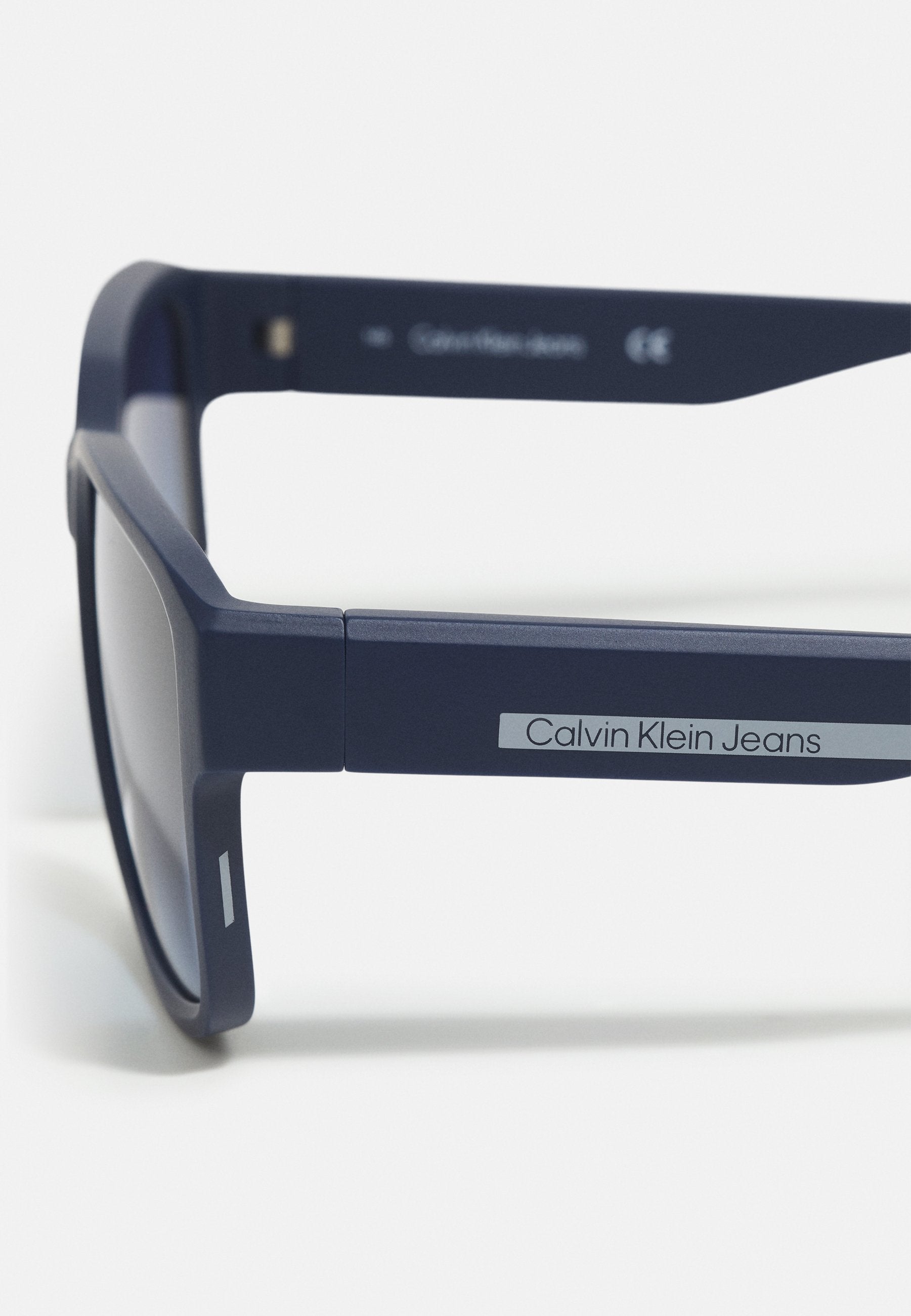 Calvin Klein Jeans Sonnenbrille Media 3