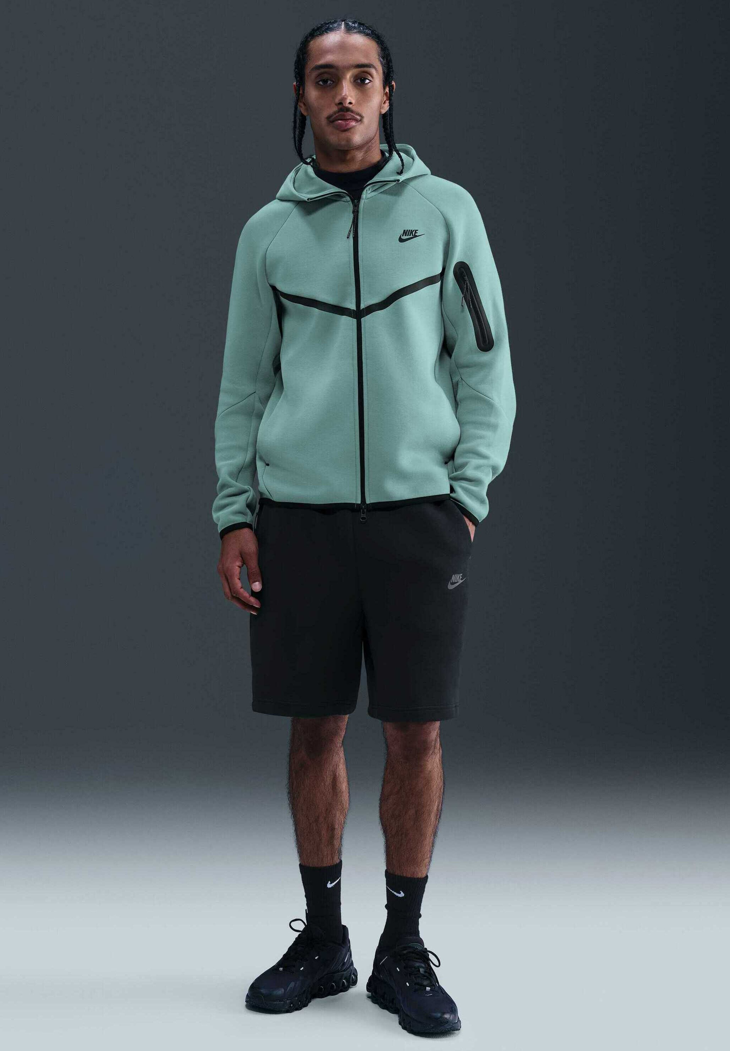 Nike Sportswear HOODIE