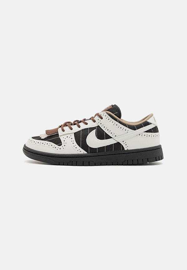 Nike Sportswear DUNK LOW LX - Trainers - black/summit white/black/cacao wow/metallic gold