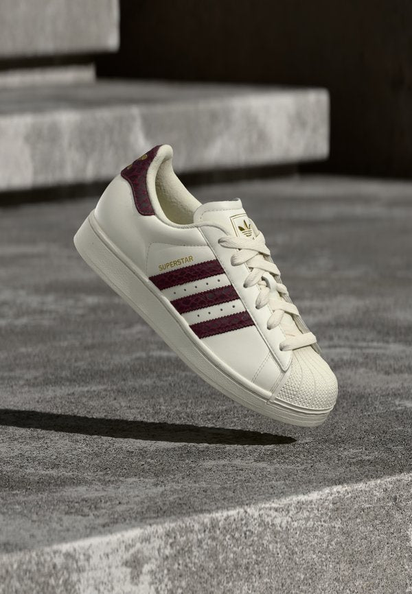 adidas Originals SUPERSTAR II W - Trainers - off white/maroon/gold-coloured metallic