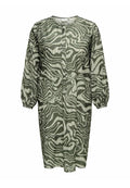 Grün gemustertes Kleid mit langen Puffärmeln, rundem Ausschnitt und einem wellenförmigen Design in dunklen und hellen Grüntönen.