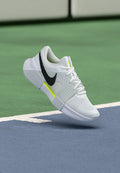 Nike Performance ZOOM GP CHALLENGE 1.5 - Multicourt tennis shoes - white/black/pure platinum-coloured/volt