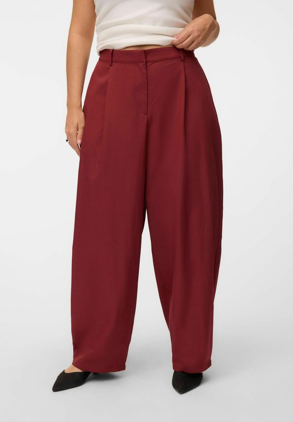 Vero Moda Curve TAILORED TROUSERS VMCTAYLOR MID WAIST TROUSERS - Trousers - russet brown