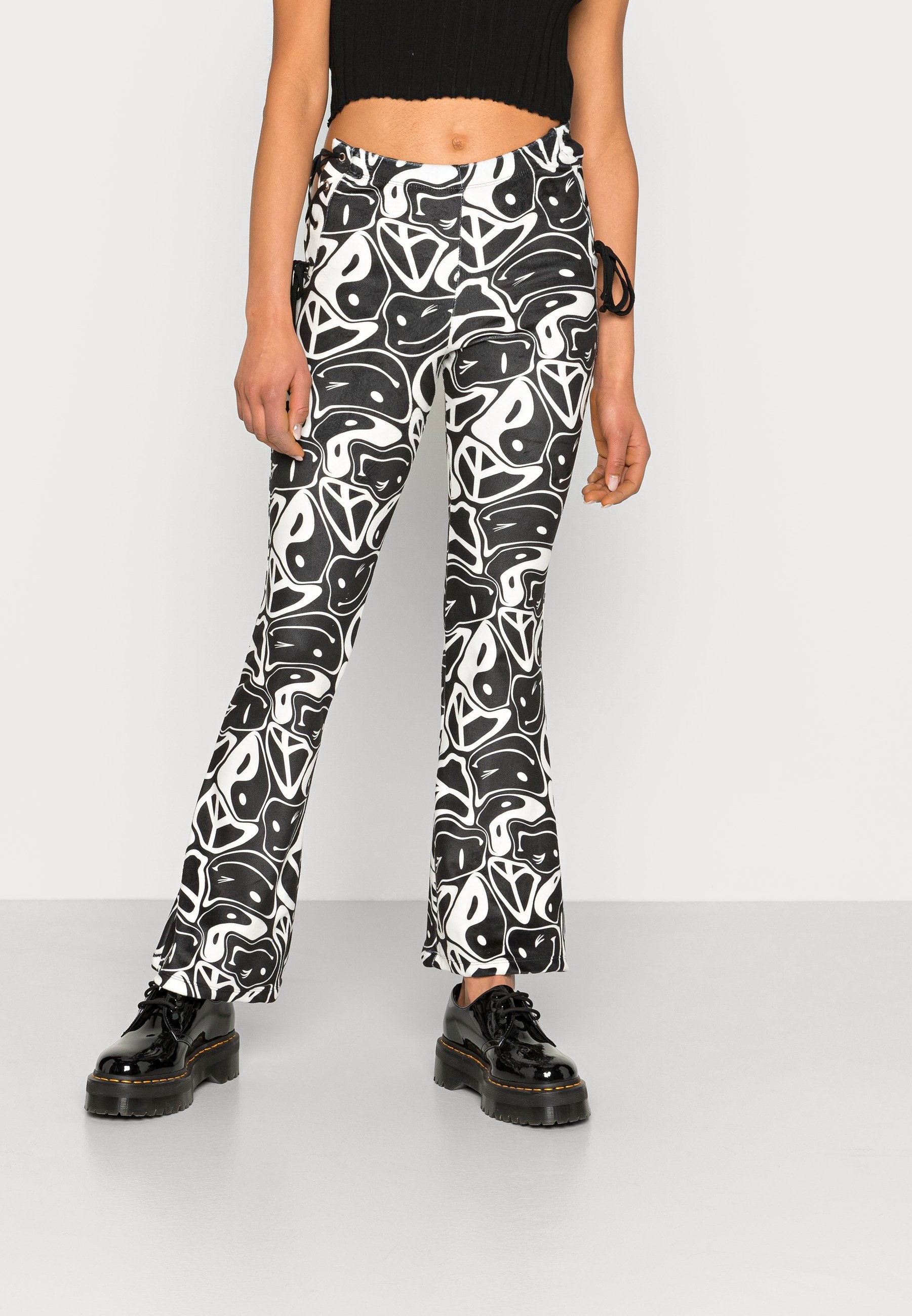 NEW girl ORDER YIN YANG JACQARD FLARES