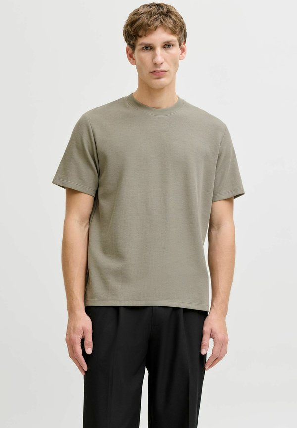 Jack & Jones T-SHIRT EINFARBIG T-SHIRT - Basic T-shirt - vetiver
