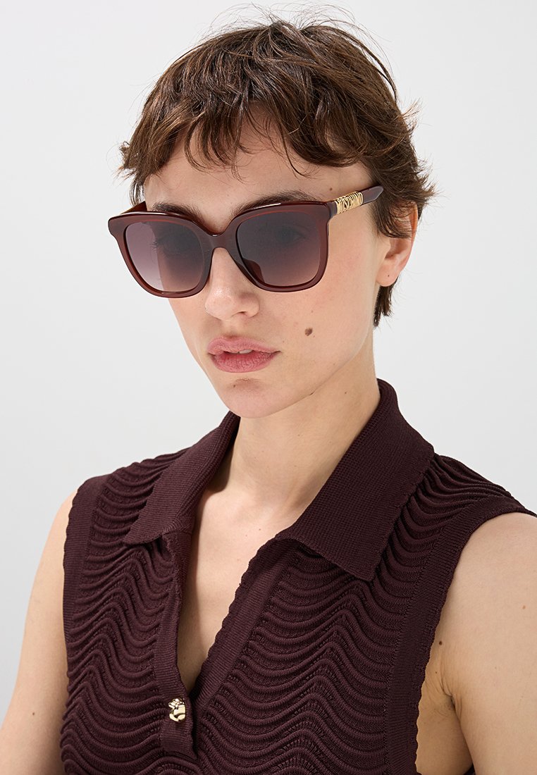 MOSCHINO
