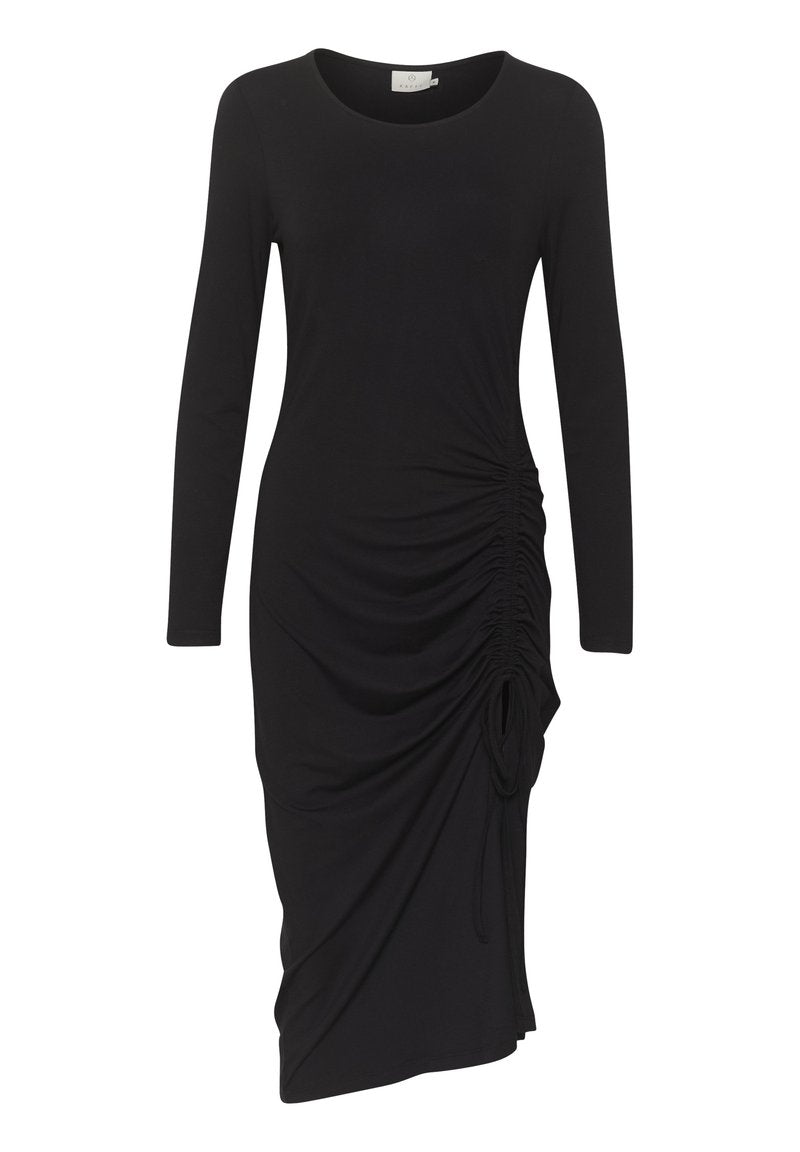 Schwarz langärmliges Kleid mit einem Rundhalsausschnitt, das auf einer Seite Raffungselemente und einen drapierten Saum für eine schlanke Silhouette aufweist.