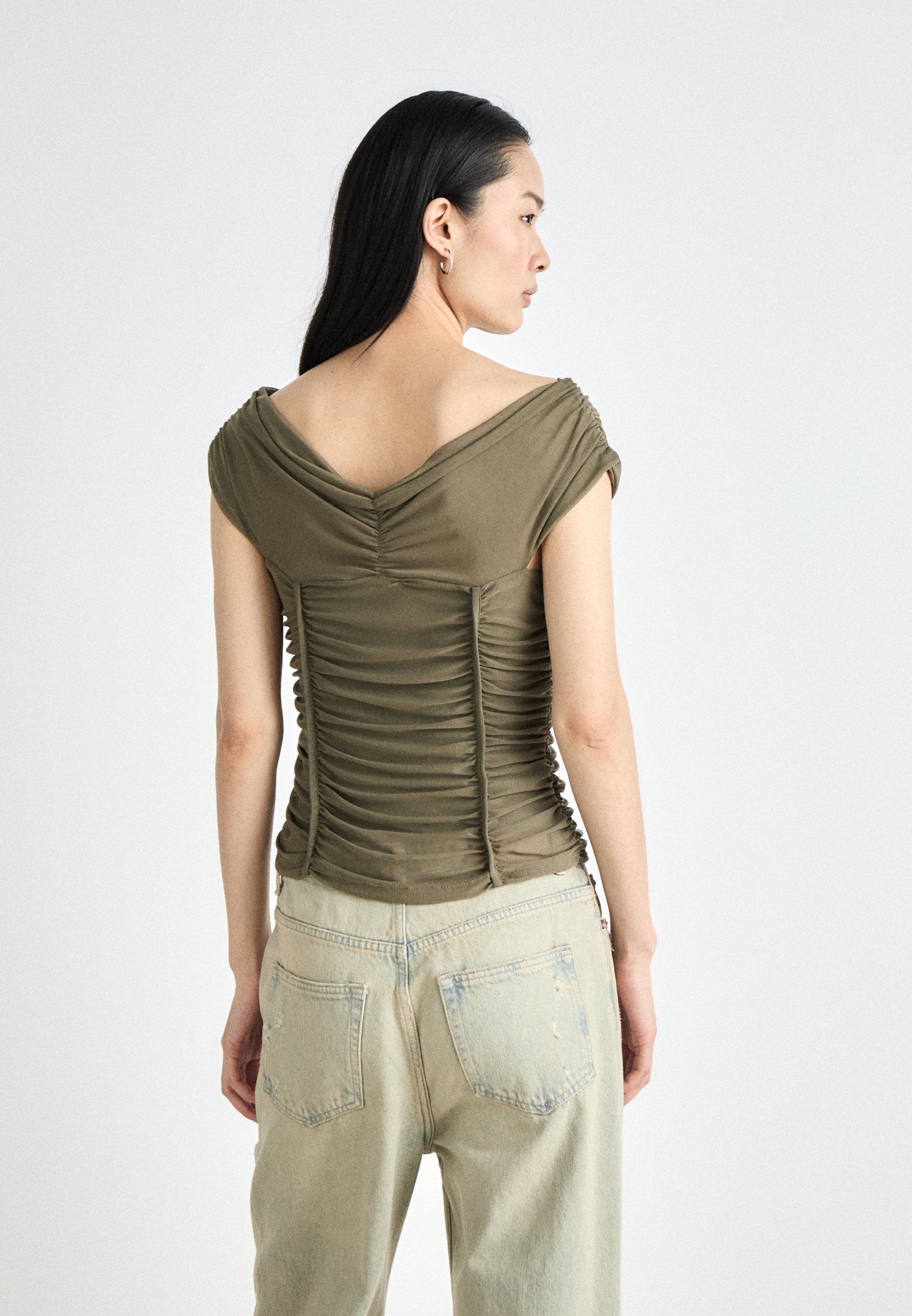 Gestuz OFF SHOULDER