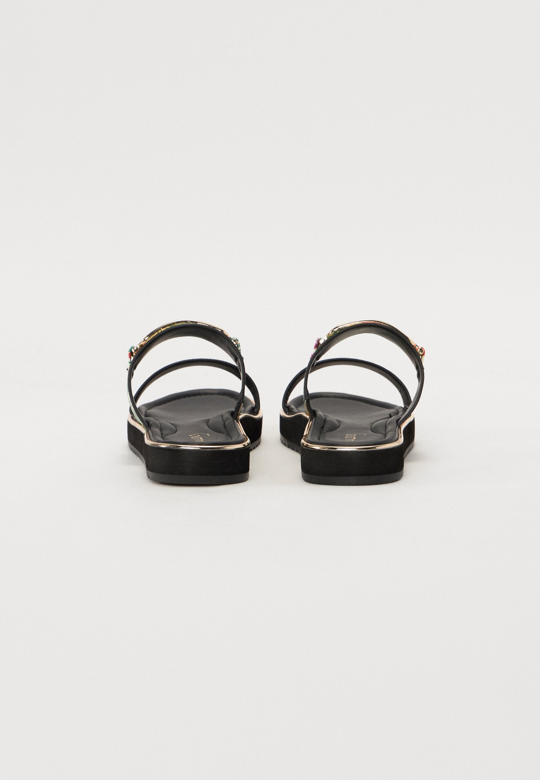 ALDO LAGOON  PILLOW WALK