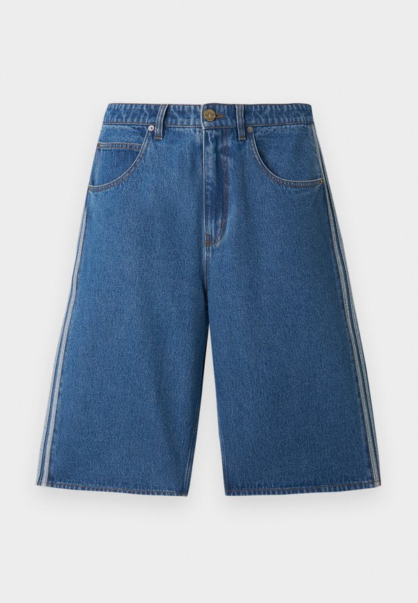 adidas Originals FIREBIRD - Denim shorts - medium vintage denim