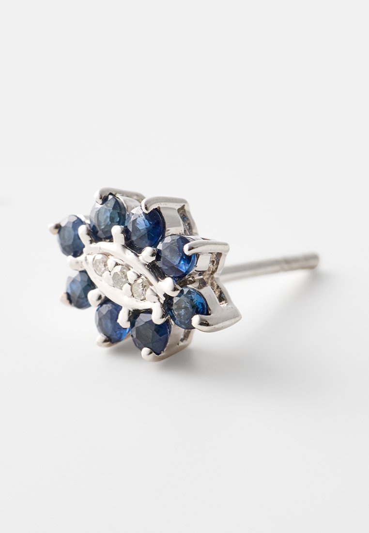 Atelier Du Diamant Fleur Enhantée 0.03 CT DIAMOND