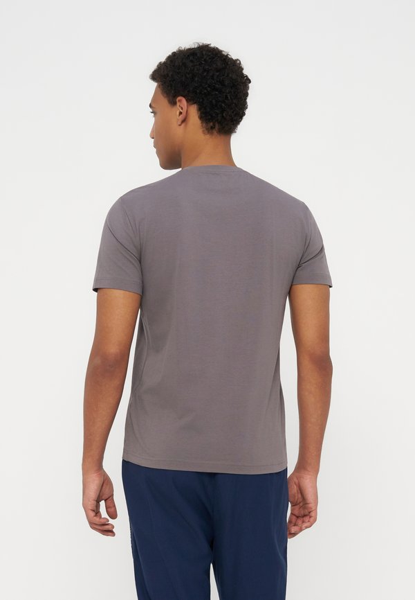 EA7 Emporio Armani