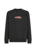Schwarzer Pullover mit Raglanärmeln. Verfügt über ein grafisches Logo in Rot und Weiß auf der Brust. Hergestellt aus einem weichen, strukturierten Material.