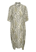 Grün- und cremefarbenes gemustertes Hemdblusenkleid mit kurzen Ärmeln, lockerer Passform und Knopfverschluss. Mit abstraktem Design in fließenden Linien.