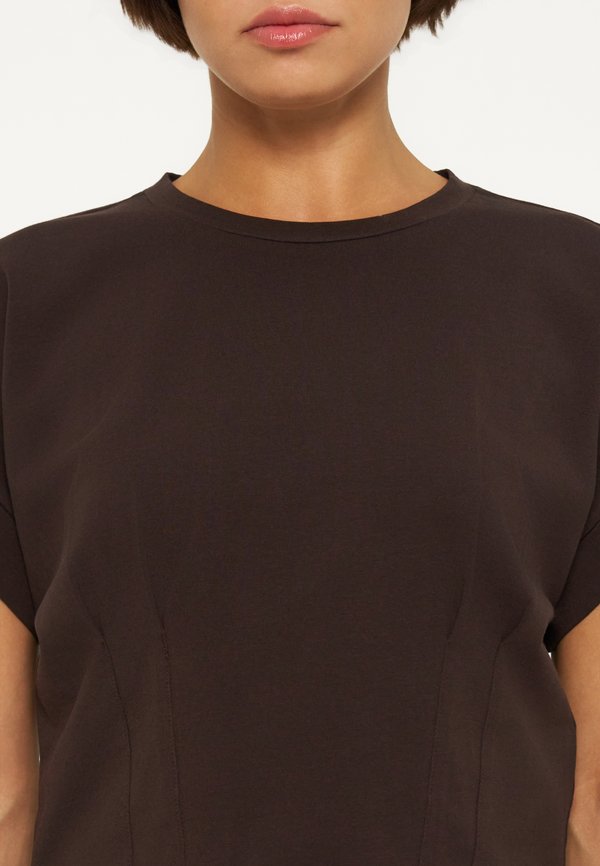 DKNY