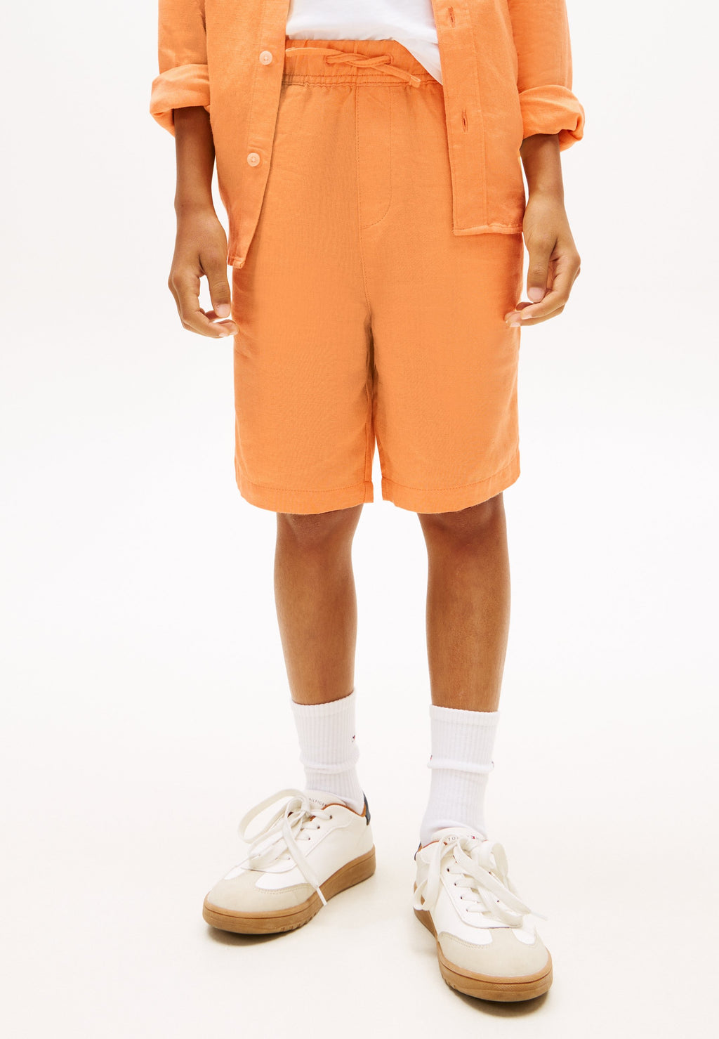 LINEN BLEND RELAXED SHORTS Media 3