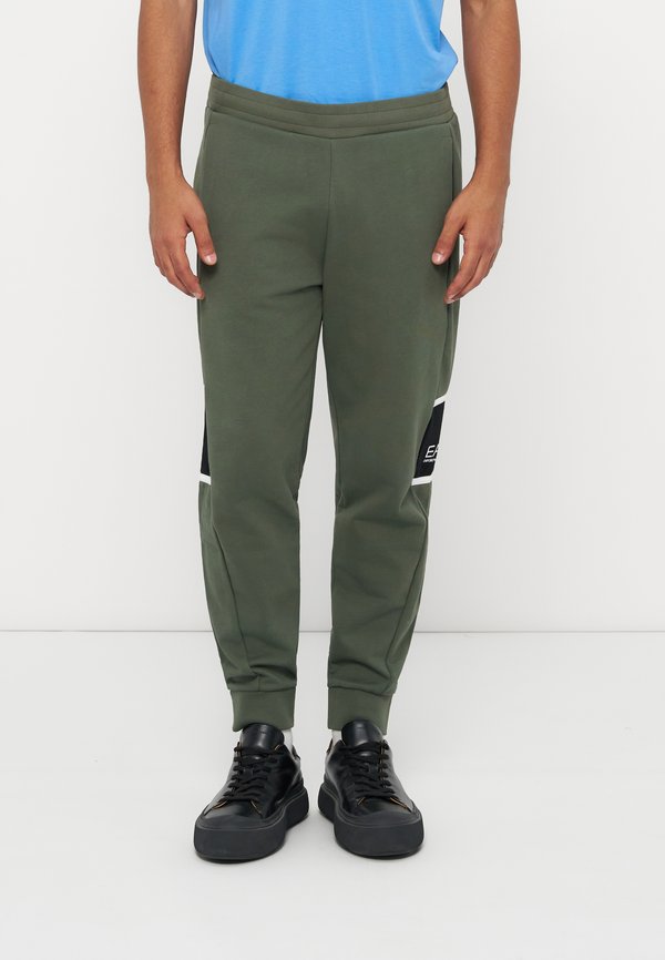 EA7 Emporio Armani