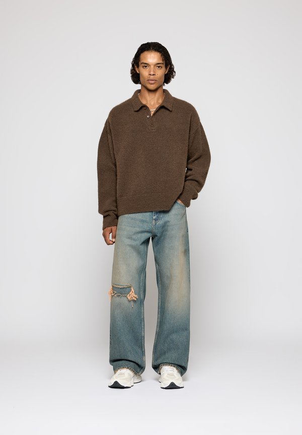 EIGHTYFIVE KNEE CUT