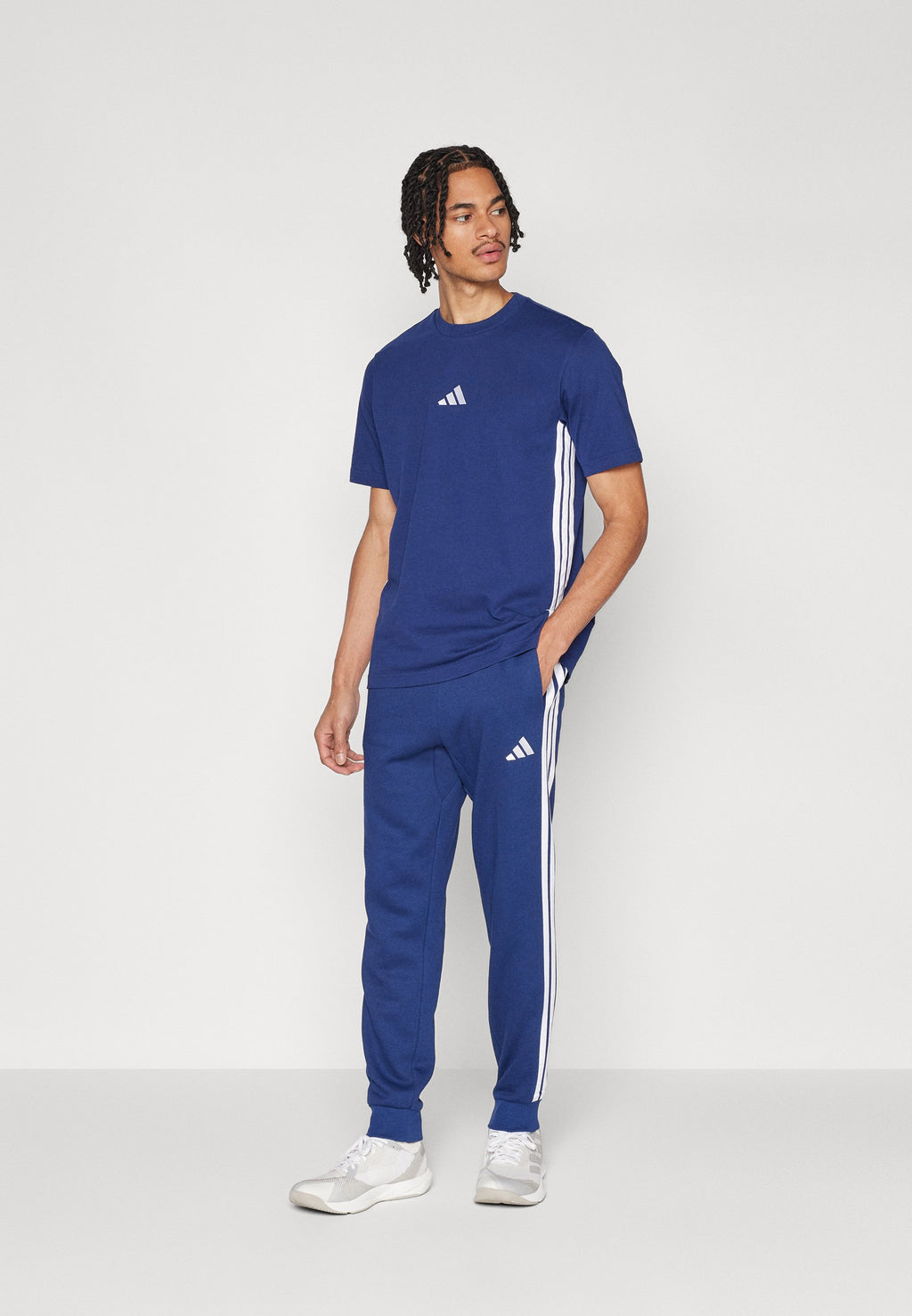 adidas Sportswear REGULAR FIT
