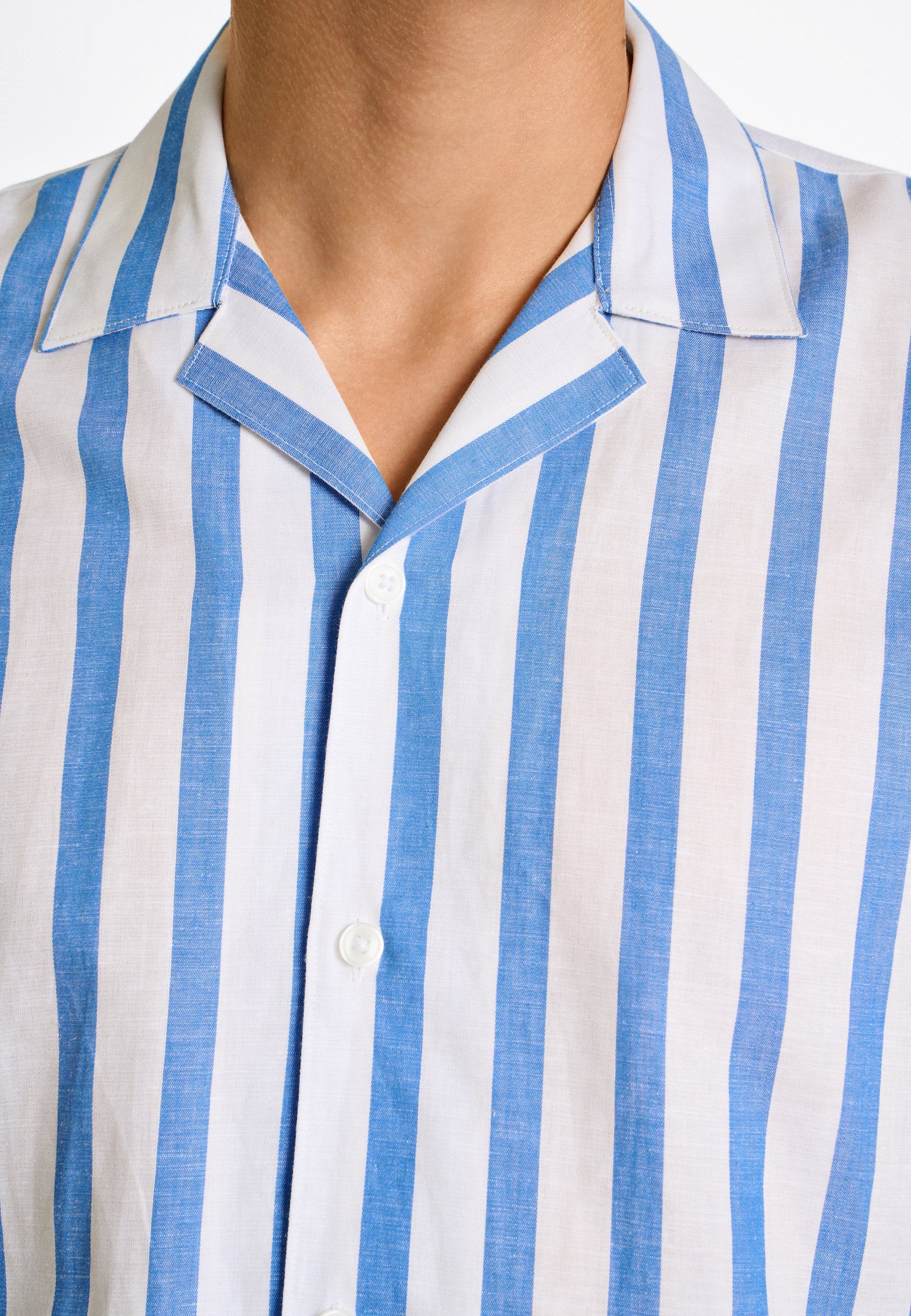 STRIPED RESORT Media 5