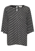 Schwarze Bluse mit weißem abstraktem Muster, Schlüsselloch-Ausschnitt, lockere Passform und drei Viertel-Ärmel. Leichter Stoff mit weicher Textur.