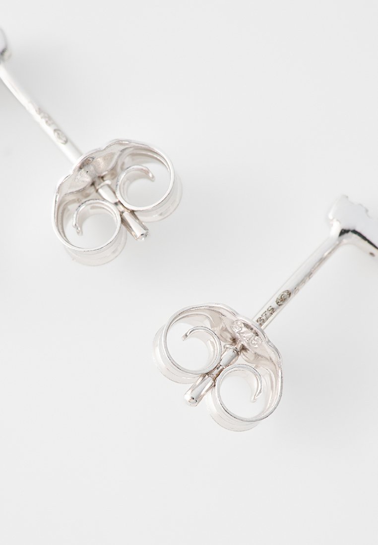 Le Diamantaire 0.15 CT DIAMOND