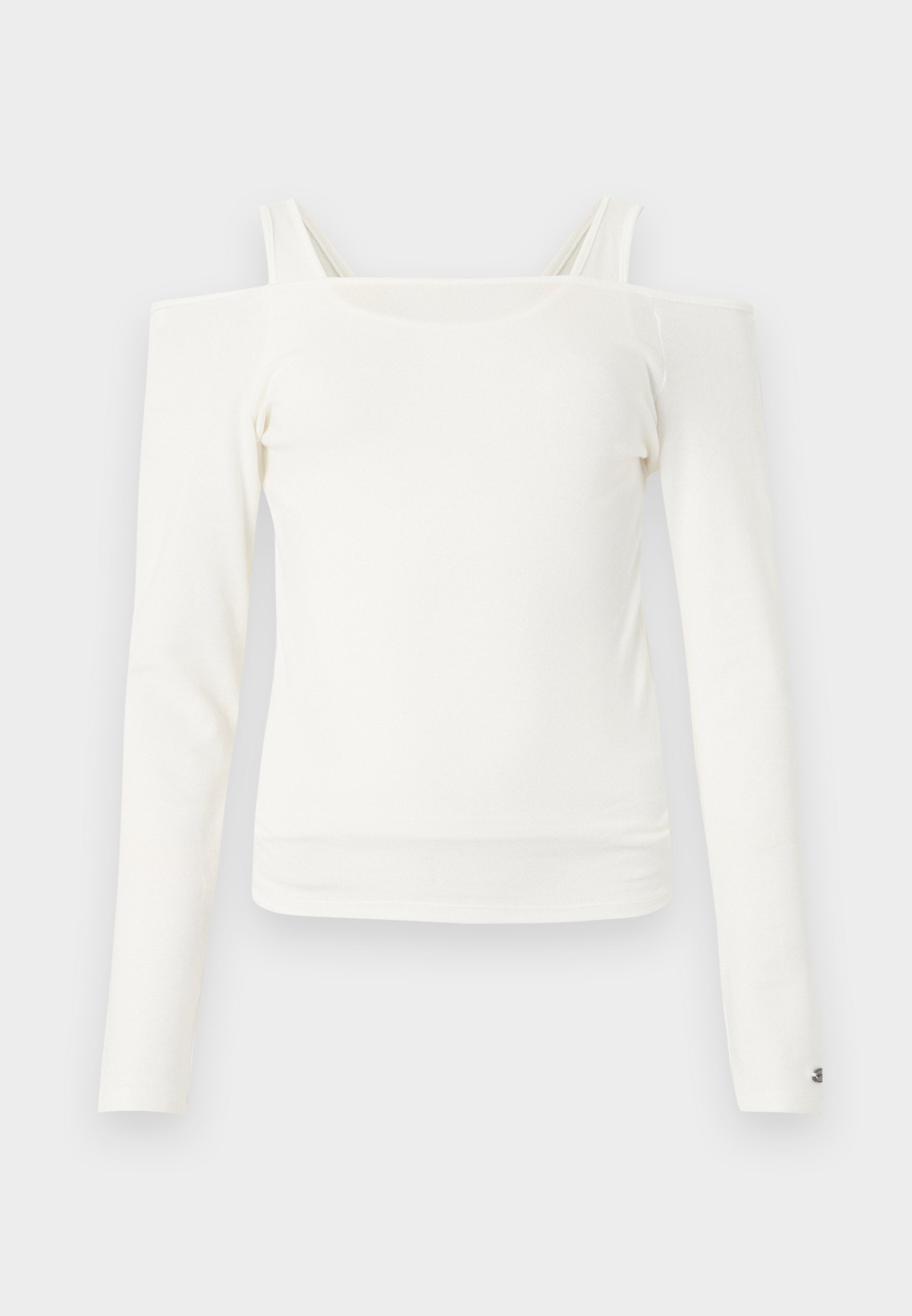 Weißes langärmliges Cold-Shoulder-Oberteil mit dünnen Trägern und geradem Ausschnitt, vor hellem Hintergrund dargestellt.