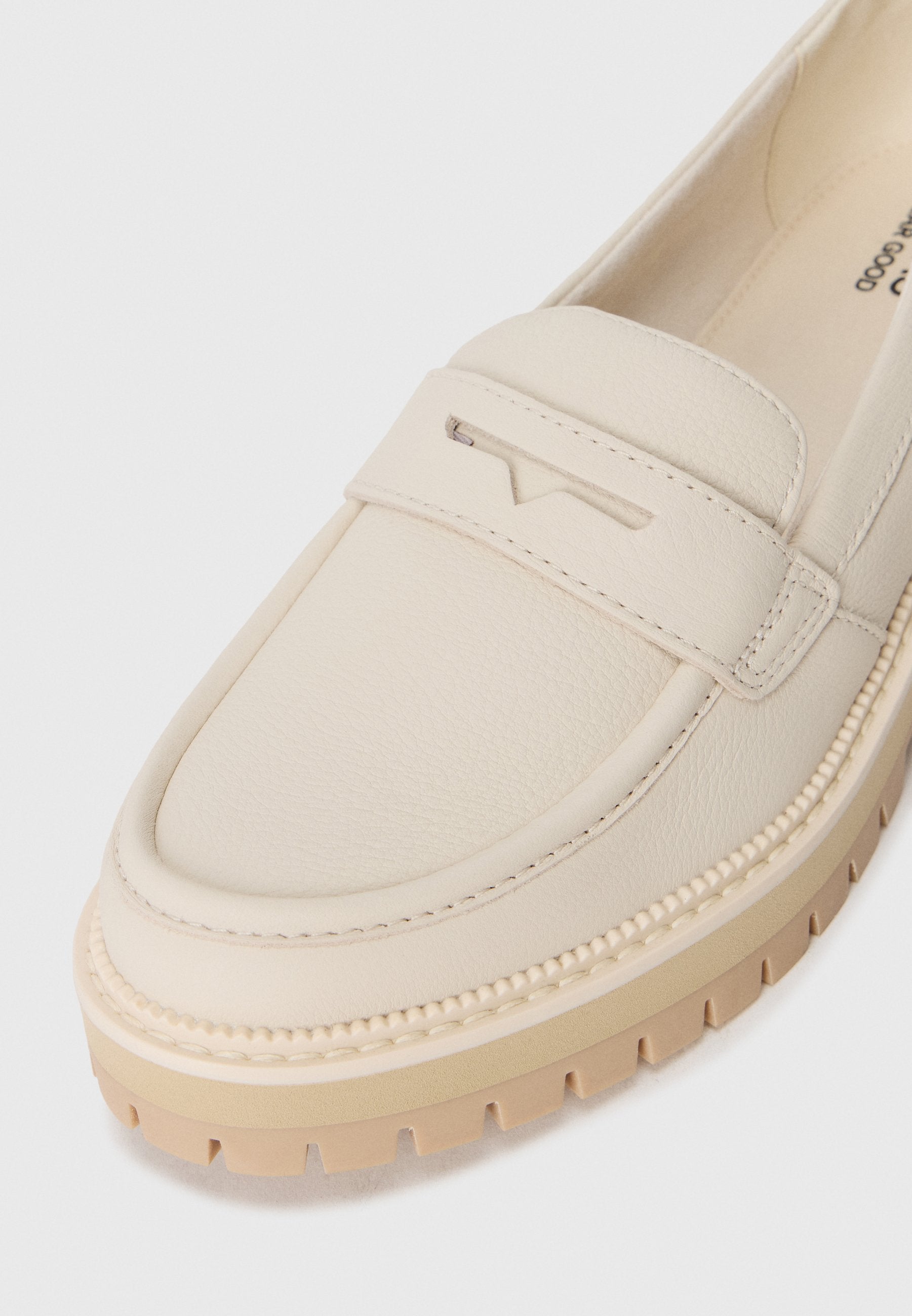 TOMS CARA