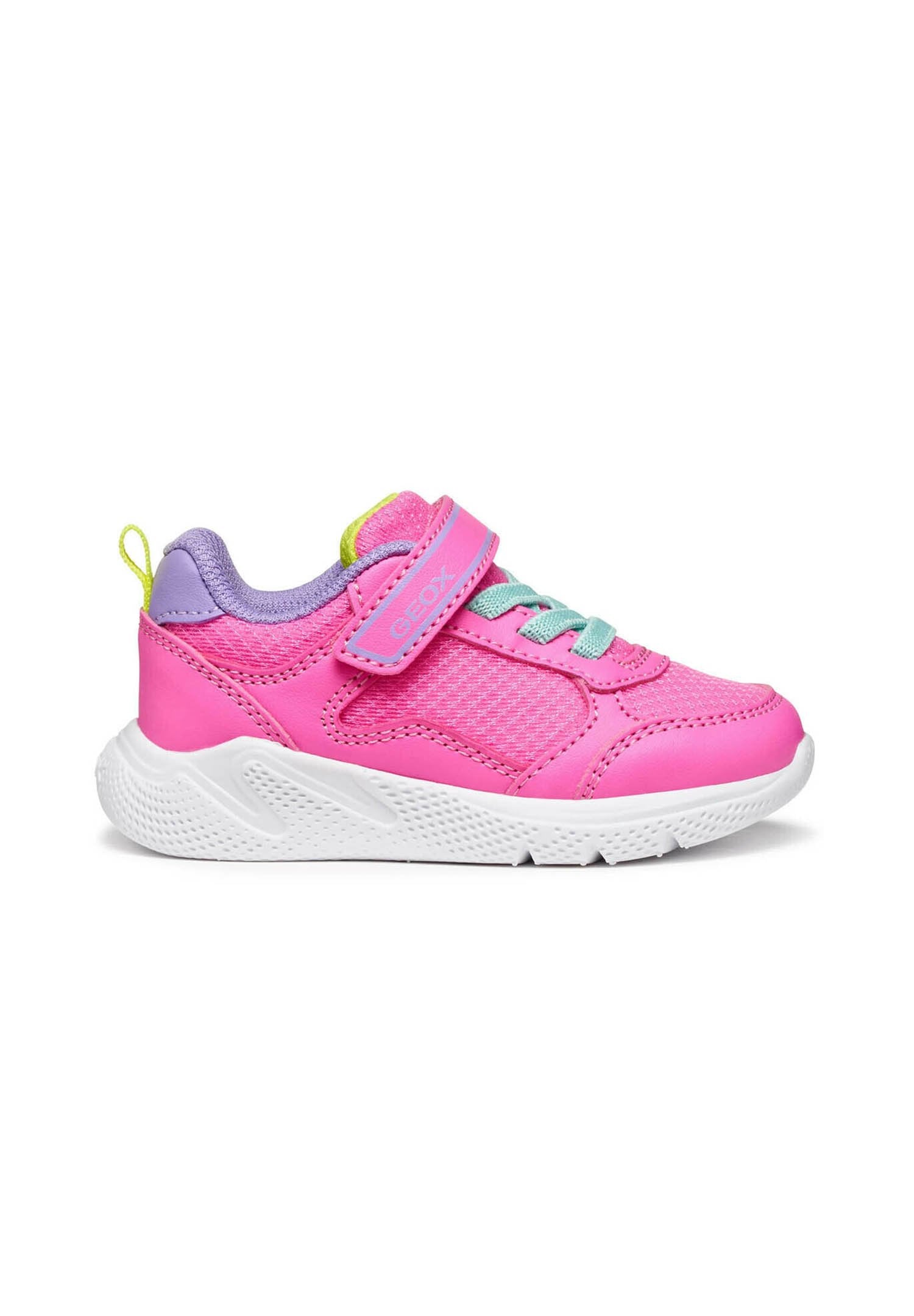 Pinkfarbener Sportschuh aus Synthetik mit Mesh-Akzenten, gepolstertem Kragen, Klettverschluss und weißer Gummisohle. Mit lila und neongrünen Details versehen.