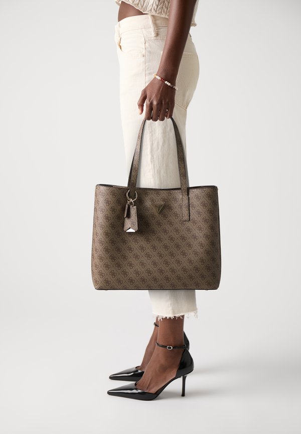 Guess MERIDIAN  GIRLFRIEND TOTE - Tote bag - latte