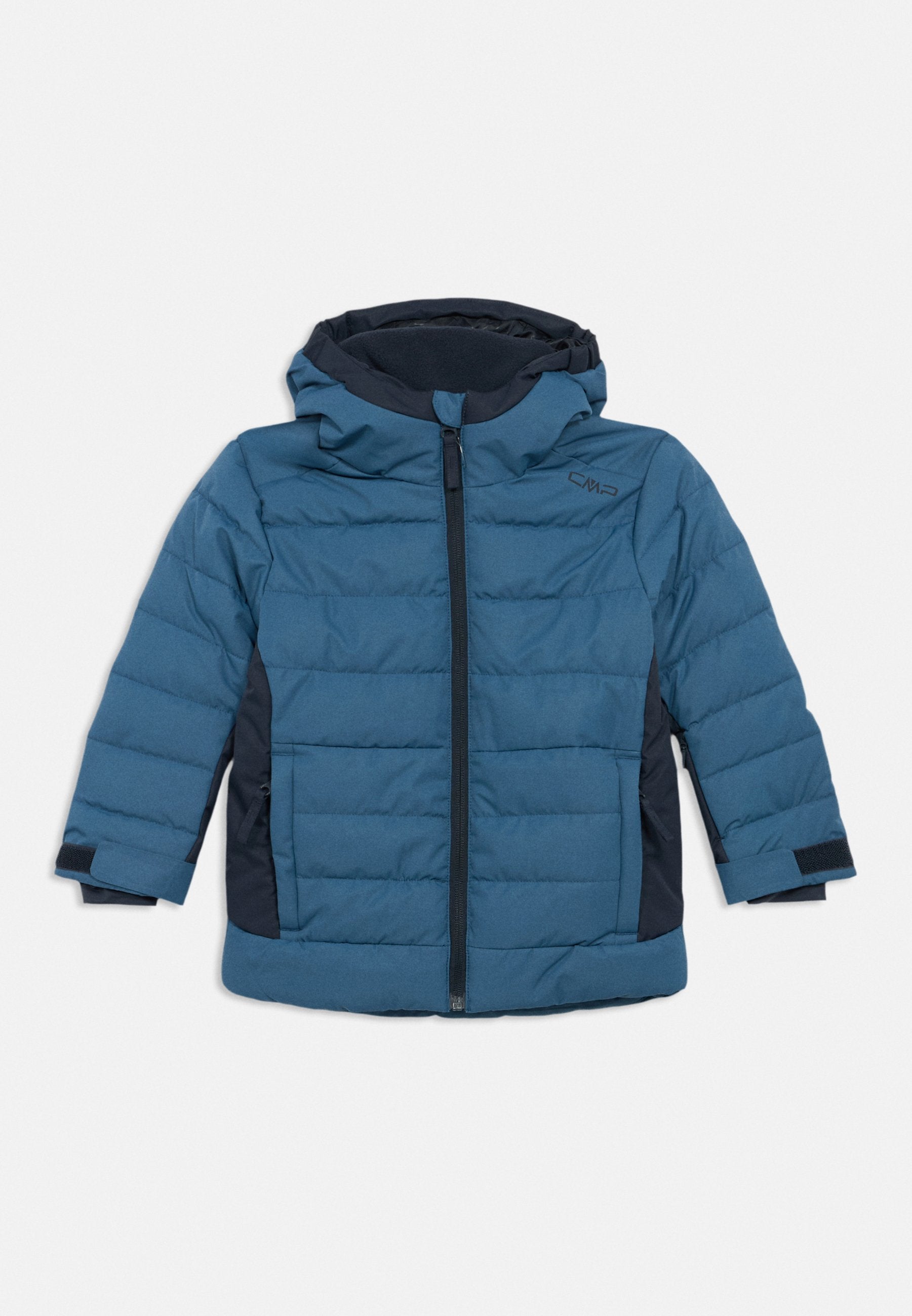 Blau gepolsterte Winterjacke mit schwarzen Seitenteilen, langen Ärmeln mit Klettmanschetten, einer Kapuze und Frontreißverschluss.