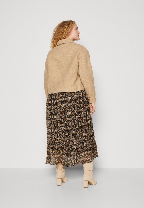 Vero Moda Curve VMMEGAN SHORT JACKET