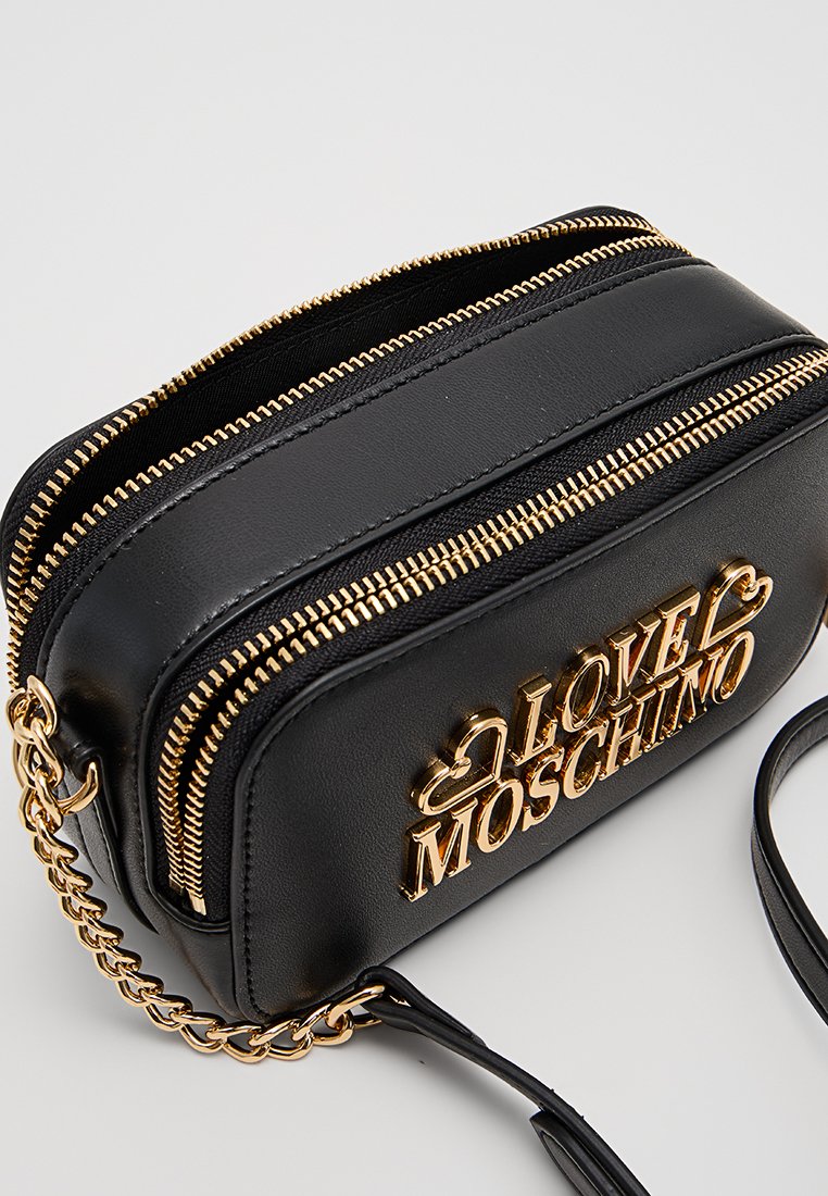 Love Moschino