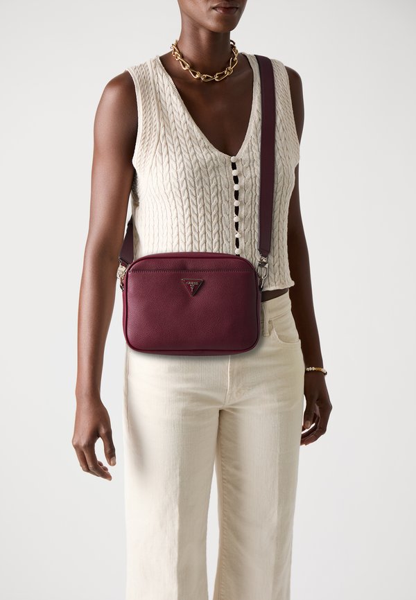 Guess MERIDIAN - Cross body bag - wine