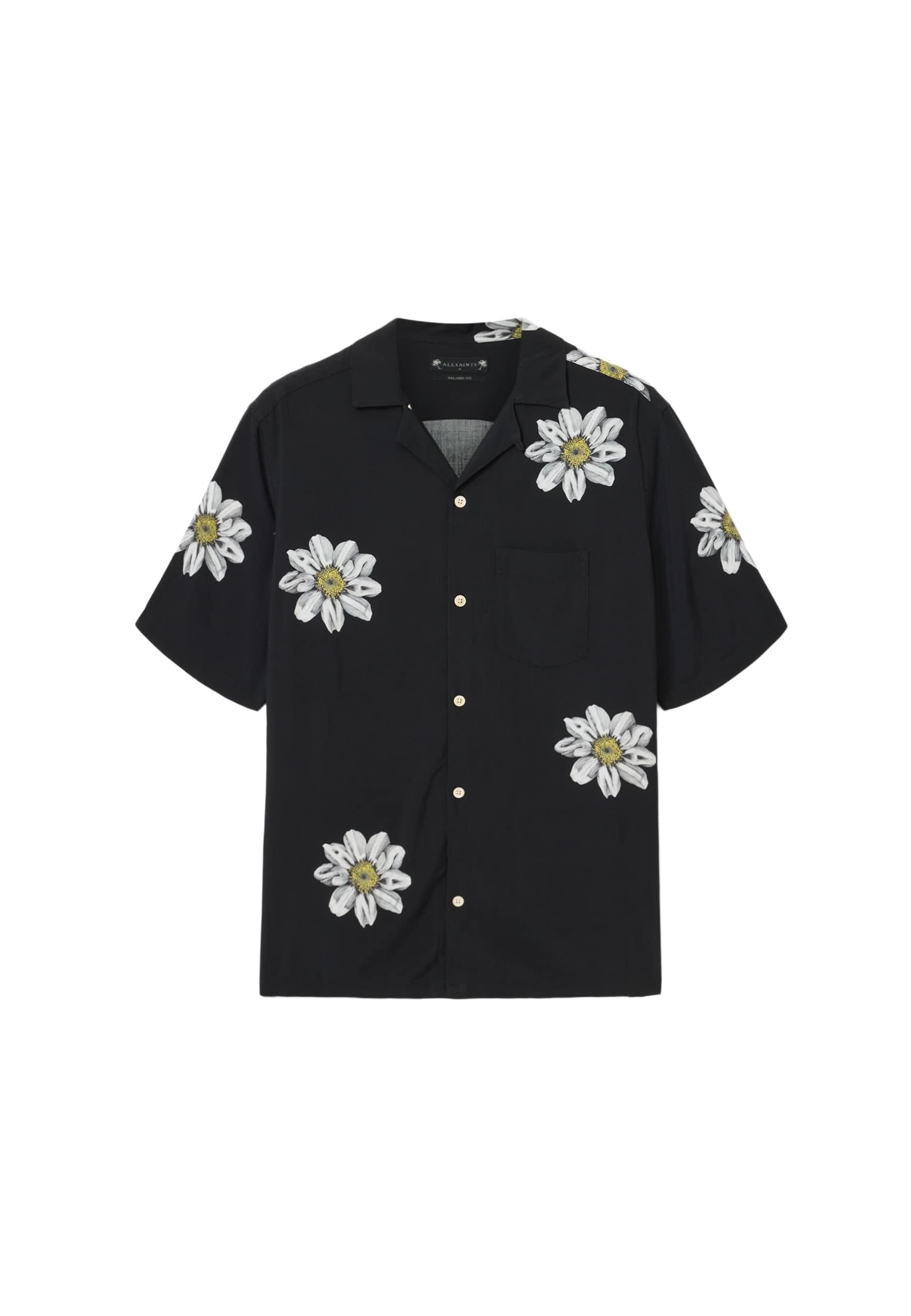 Schwarzes Kurzarmhemd mit weißer und gelber Blumenstickerei, ausgestattet mit einer Tasche und einer durchgehenden Knopfleiste. Glatte Stoffstruktur.