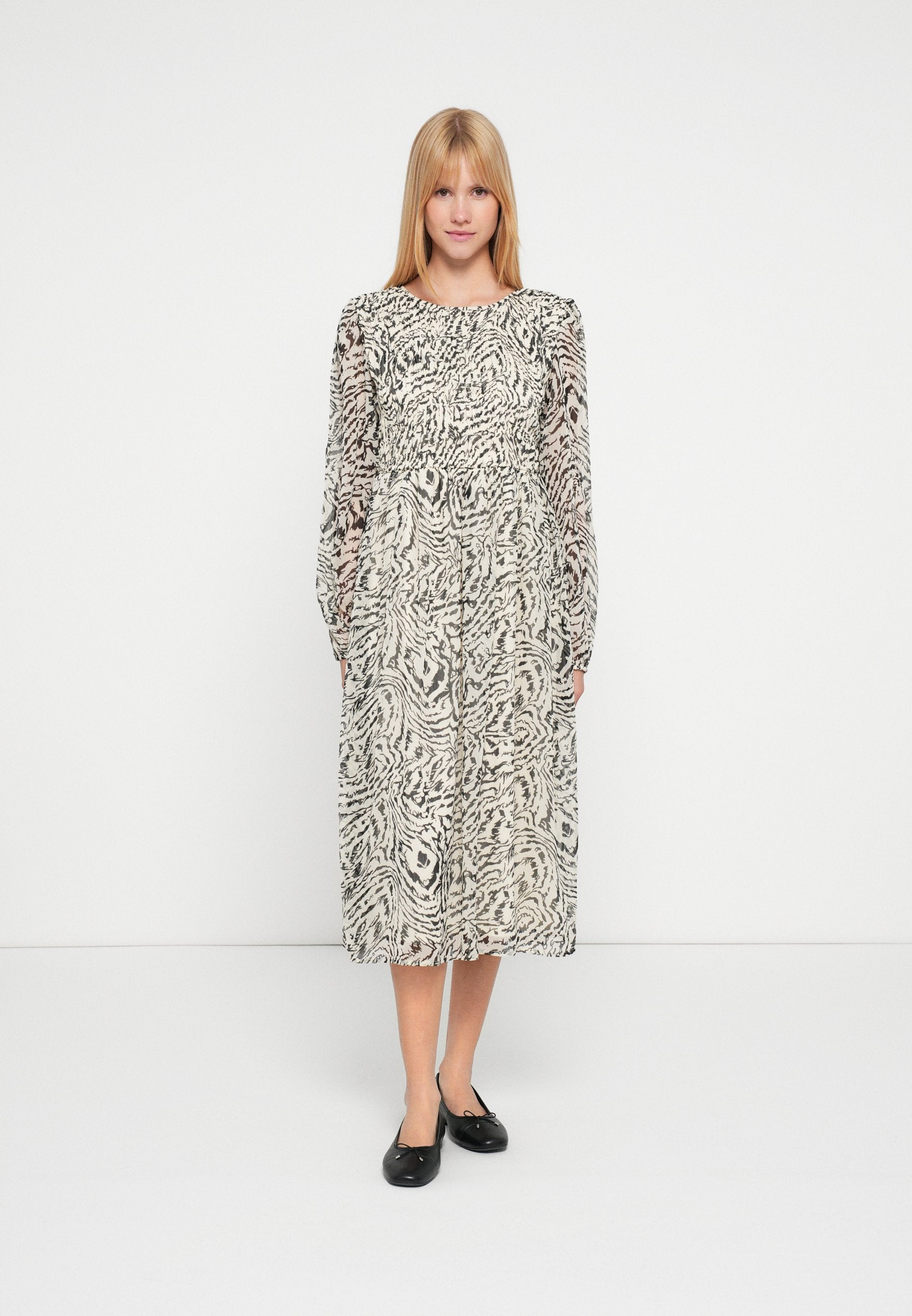 VILA VIFALIA SMOCK MIDI DRESS