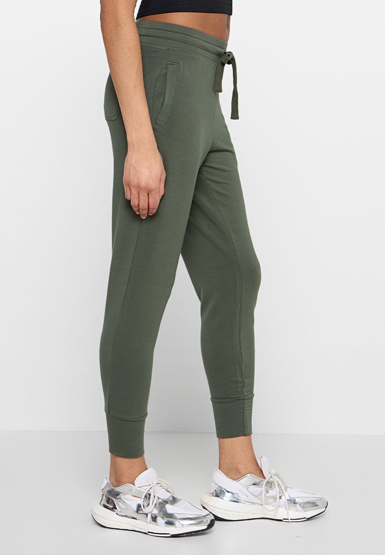 Fabletics THE LUXE