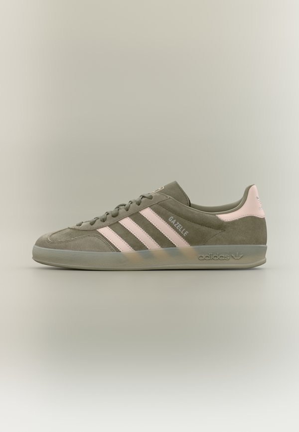 adidas Originals GAZELLE INDOOR UNISEX - Trainers - olive strata/clay