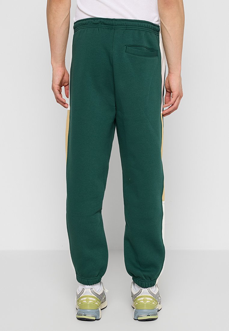 Converse LOOSE FIT