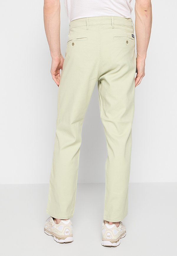 DOCKERS