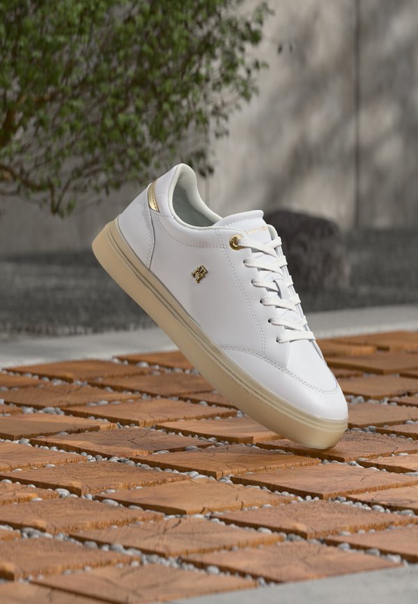Tommy Hilfiger CHIC ELEVATED - Trainers - white