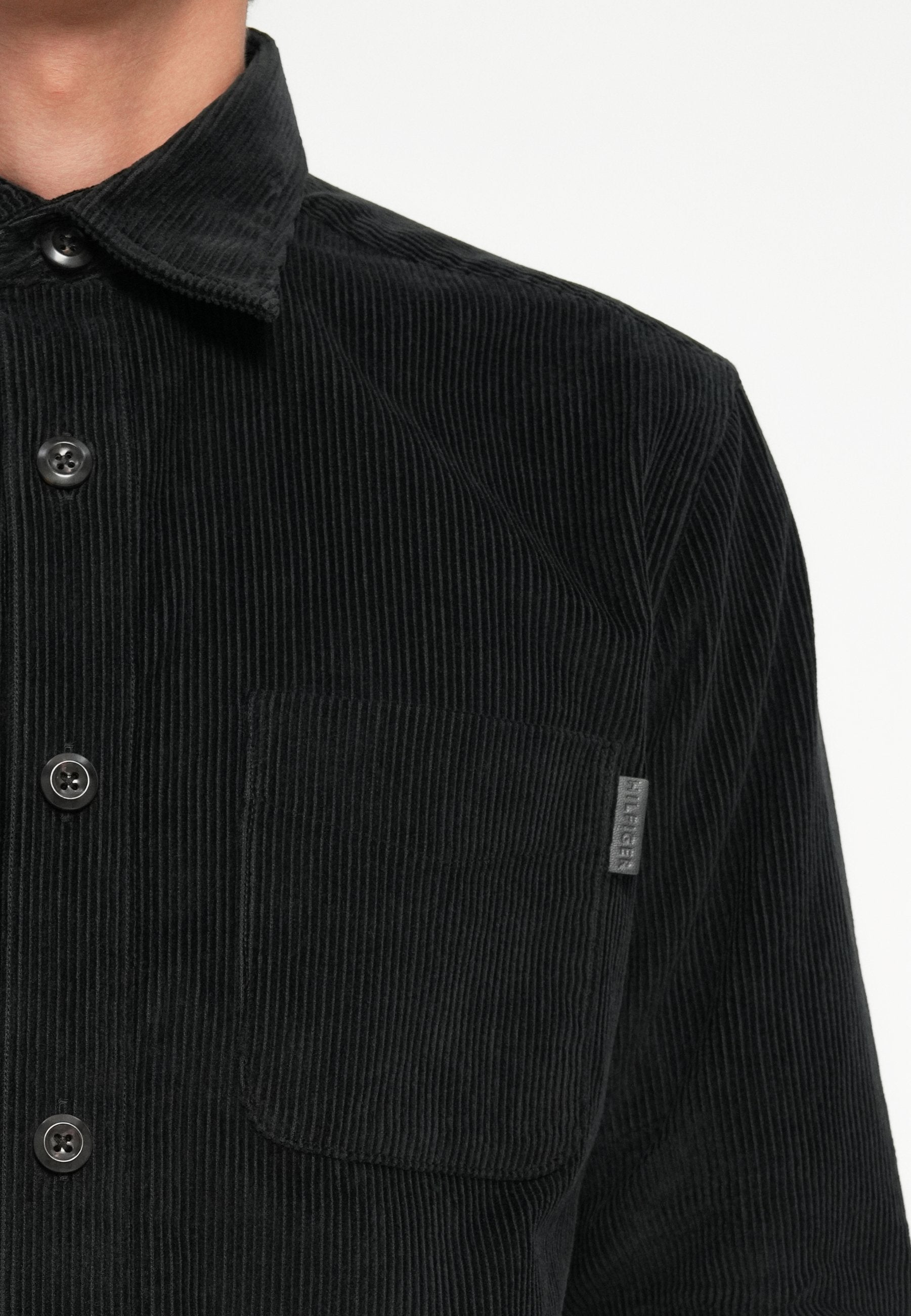 OVERSHIRT Media 6