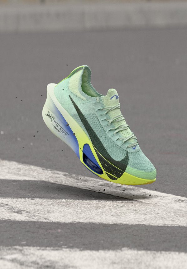 Nike Performance ALPHAFLY 3 - Road running shoes - barely green/black spruce/volt tint/volt ice/sapphire/steam