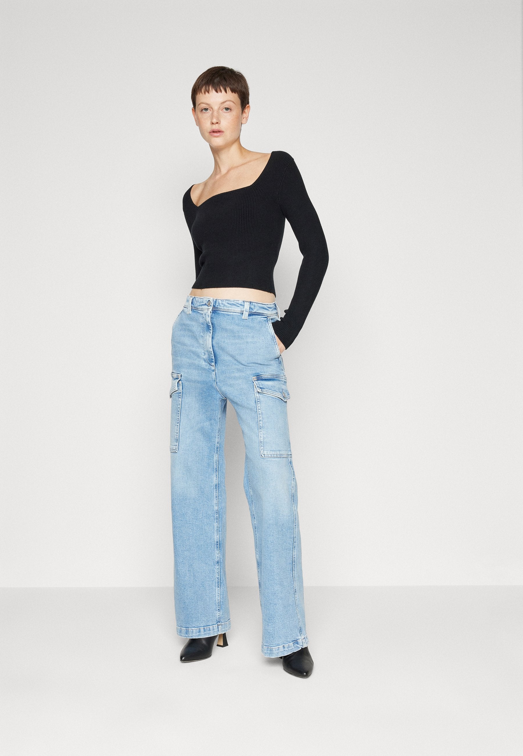 Abercrombie & Fitch OTTOMAN NECK REORDER