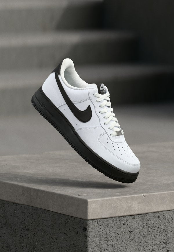 Nike Sportswear AIR FORCE ESSENTIAL - Trainers - white/black
