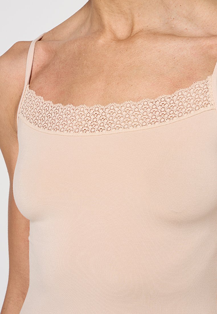 Triumph FEEL OF MODAL SPAGHETTI TOP