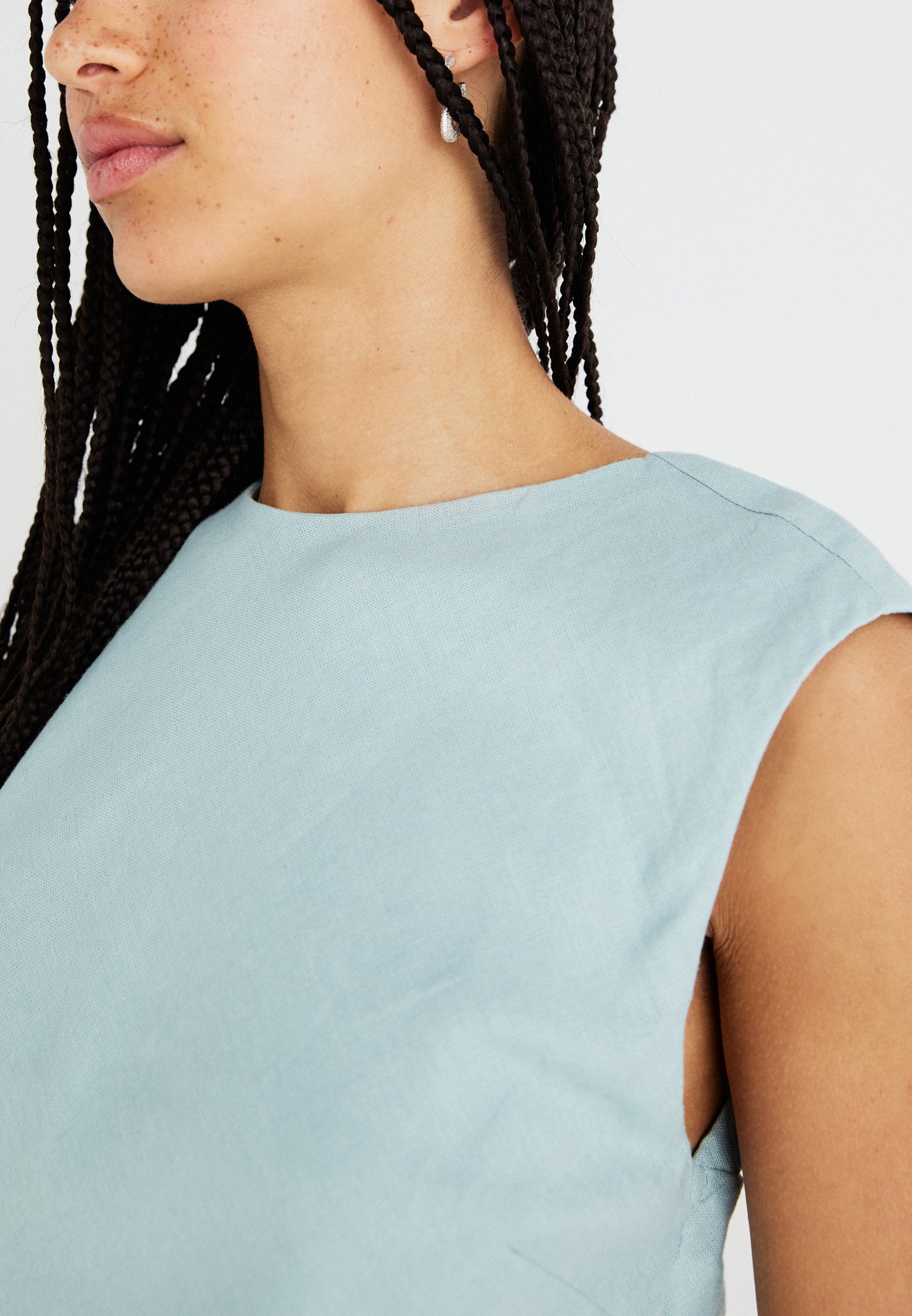 Abercrombie & Fitch Linen-Blend Skimming Shell Top