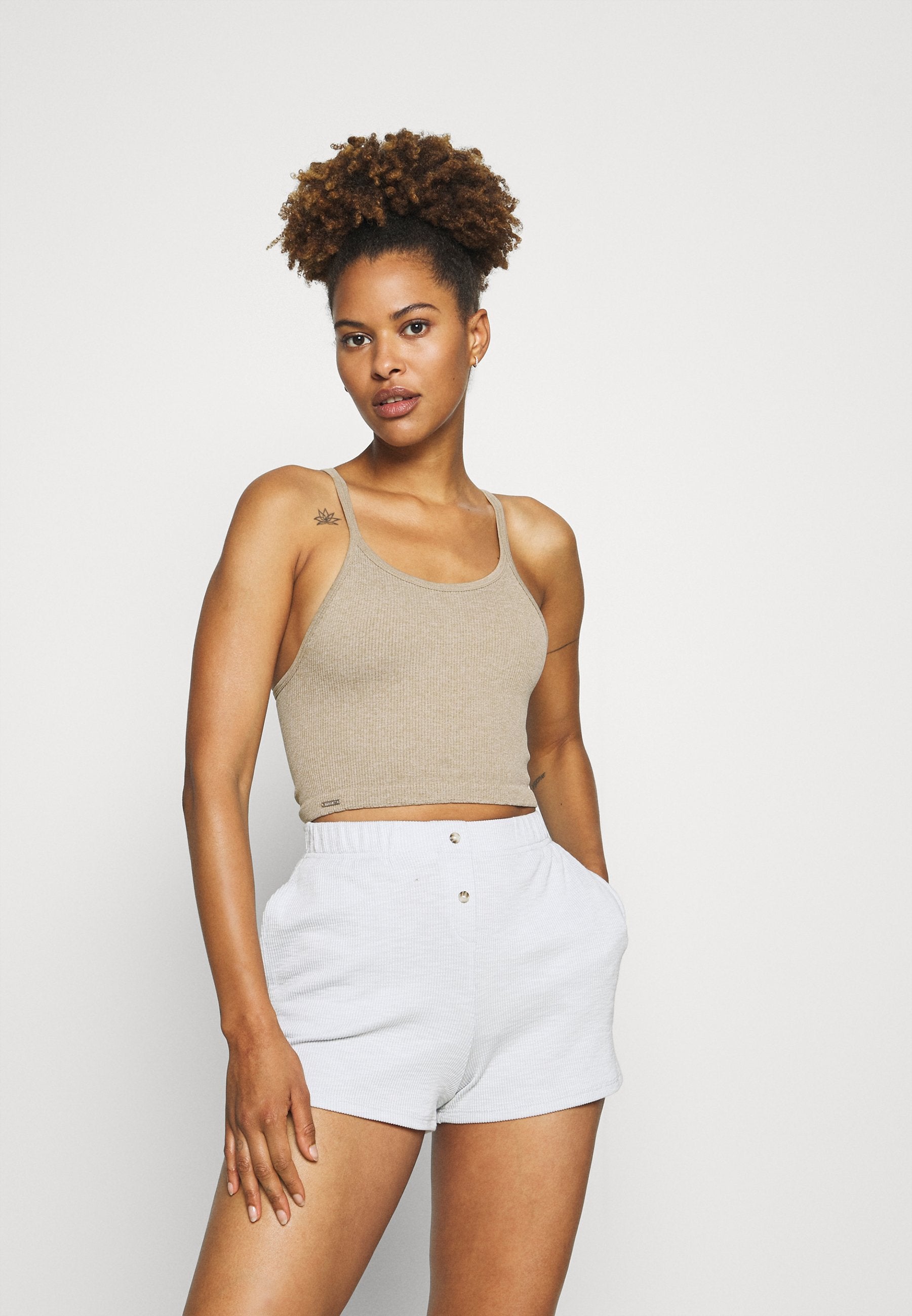 MAGIC Bodyfashion CROPPED LOUNGE TANK TOP