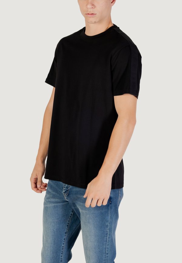 Armani Exchange T-SHIRT REGULAR FIT