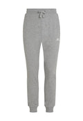 Graue Jogginghose aus weichem Material, mit einem Zugbandbund, schmal zulaufenden Beinen und einem kleinen weißen Logo auf der linken Seite.